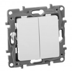   Legrand Etika 10A 250V  672202