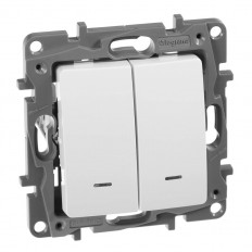   Legrand Etika   10A 250V  672216