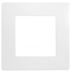  1- Legrand Etika  672501